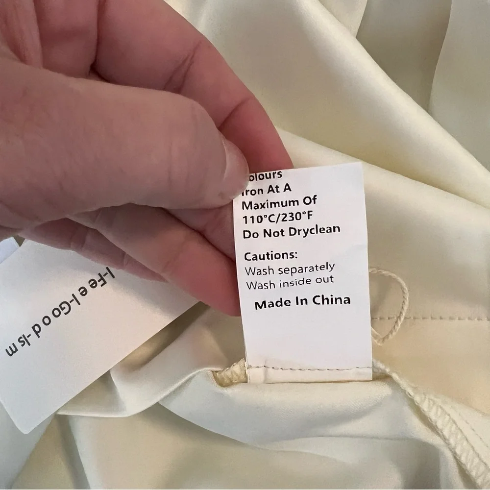 Commense Ivory Satin Wrap Robe Tie Waist long Sleeve Women’s Size Medium